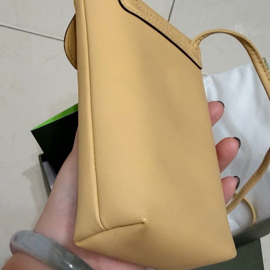 全配Longcamp LE PLIAGE XTRA系列牛皮翻蓋手機斜背包(小麥黃 小雞黃色)-6