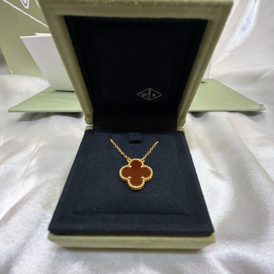 Van Cleef & Arpels (VCA) Vintage Alhambra 紅玉髓項鍊 (黃K金)-0