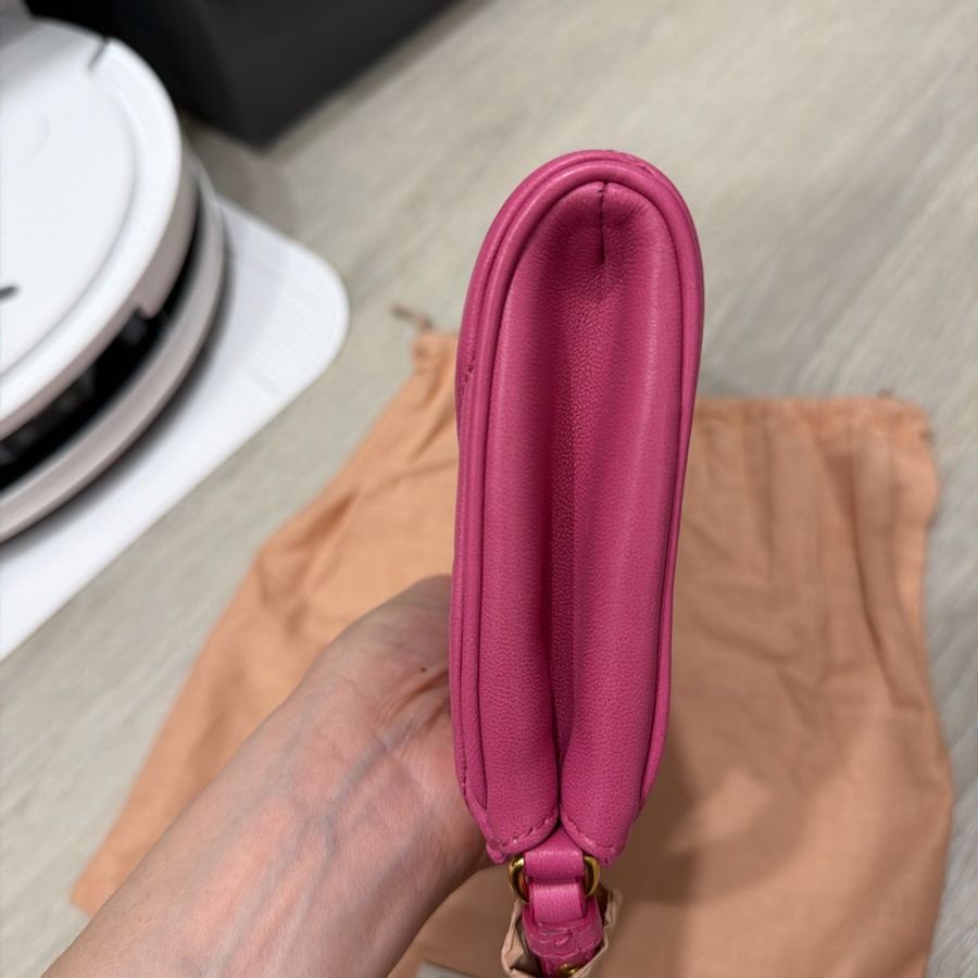 全新未使用miu miu 手拿包-2