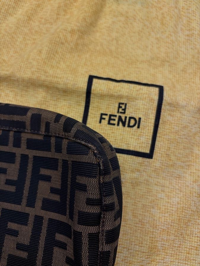 Fendi 老花肩背包-5