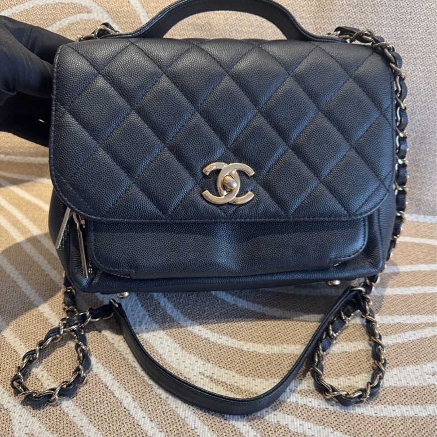 Chanel 香奈兒 郵差包 荔枝牛皮黑金,手提斜挎包 鏈條包中號-0