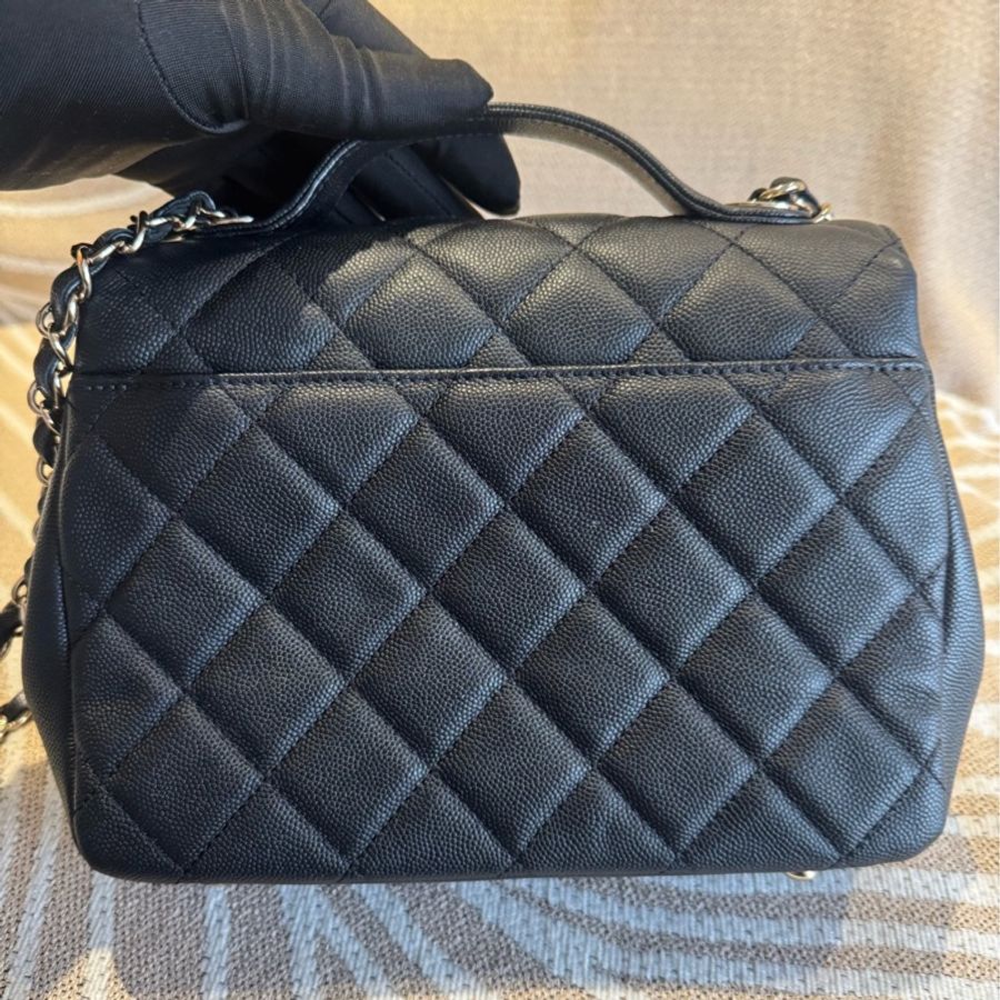 Chanel 香奈兒 郵差包 荔枝牛皮黑金,手提斜挎包 鏈條包中號-2