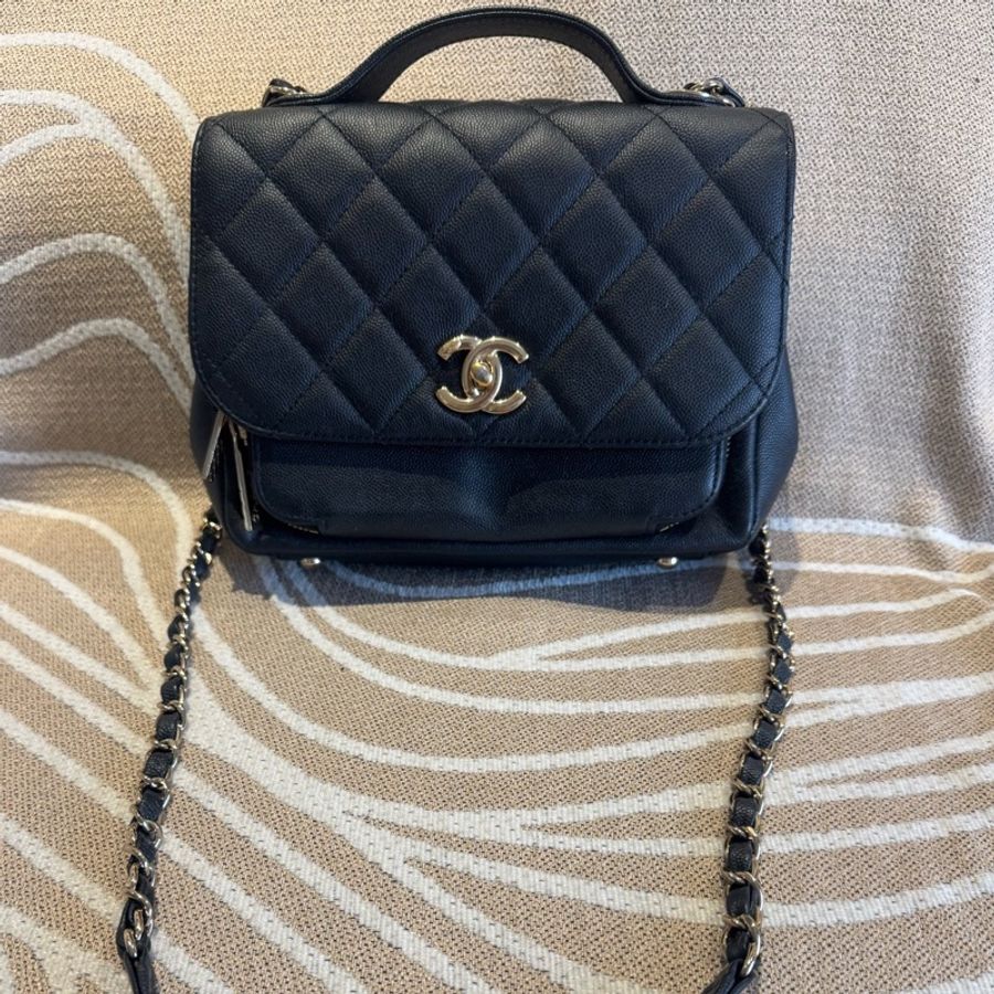 Chanel 香奈兒 郵差包 荔枝牛皮黑金,手提斜挎包 鏈條包中號-3