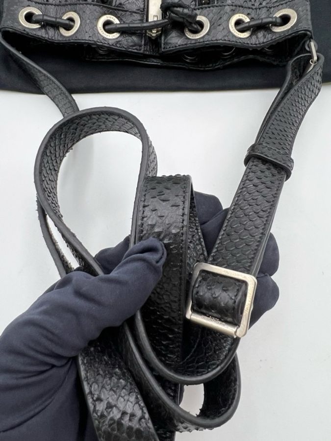 聖羅蘭/Saint laurent 黑色蛇皮紋 拉鍊機車水桶包 抽繩設計 黑銀 手提單肩斜挎包-6