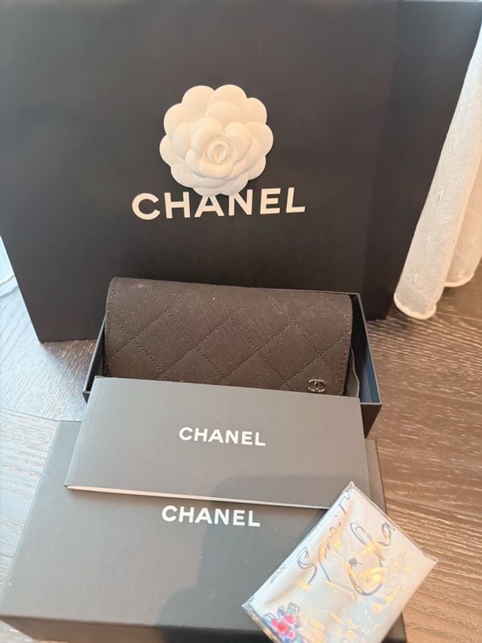 二手精品自賣❤️全配附紙袋山茶花🫶🏻Chanel香奈兒5524大爆款奶茶配黑雙色大logo雙C太陽眼鏡.明星同款墨鏡.超美-19