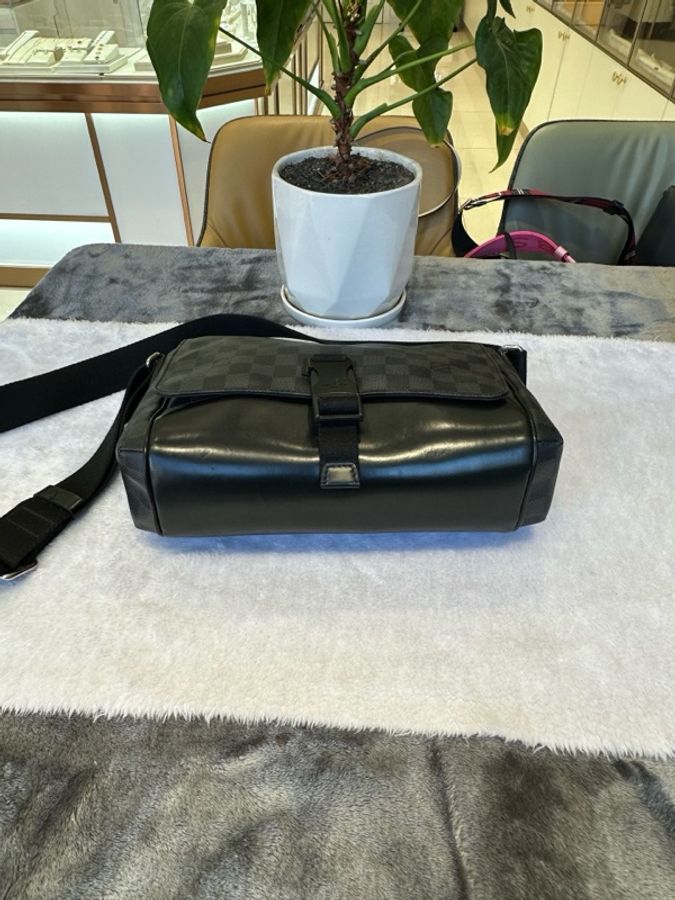 路易威登/Louis Vuitton 皮革 30 x 7 x 23-2