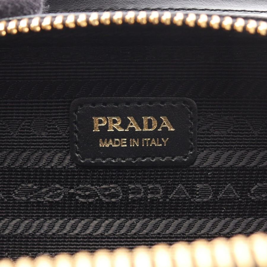 PRADA Saffiano 三角迷你鏈條斜背包 1NR025QHHF0002-3