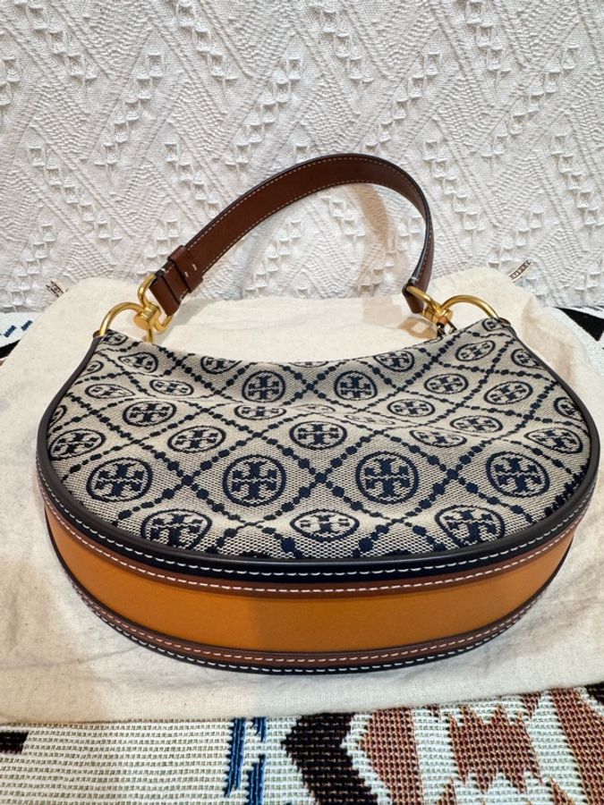 Tory Burch T Monogram 經典老花 緹花半月包 / 腋下包 / Hobo (海軍藍)-1