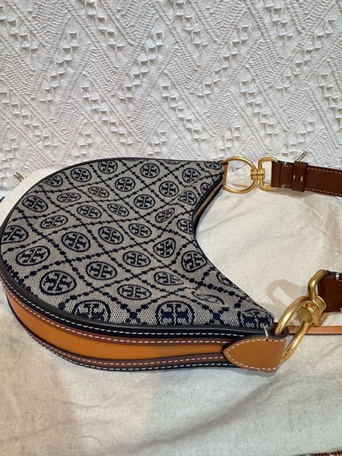 Tory Burch T Monogram 經典老花 緹花半月包 / 腋下包 / Hobo (海軍藍)-2