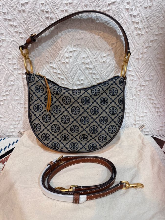 Tory Burch T Monogram 經典老花 緹花半月包 / 腋下包 / Hobo (海軍藍)-18