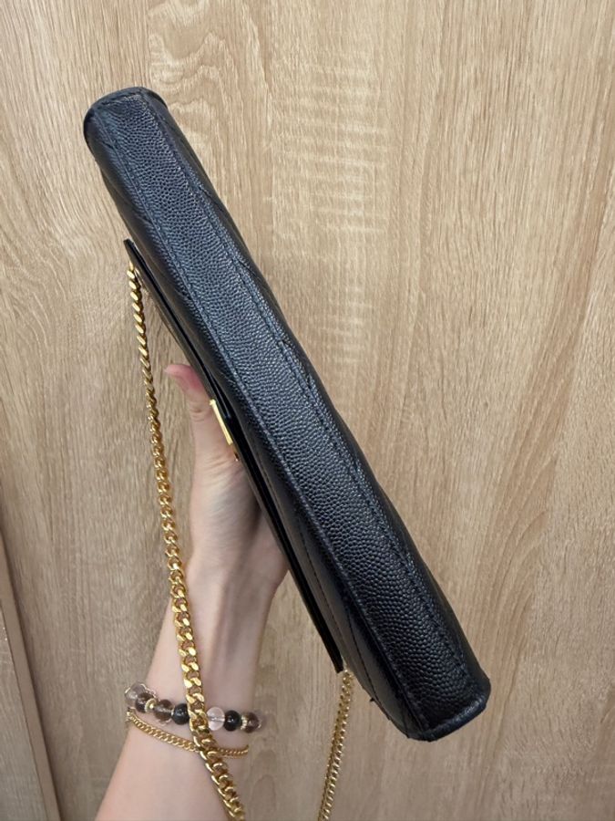 YSL 黑魚子醬牛皮金釦斜背WOC-6