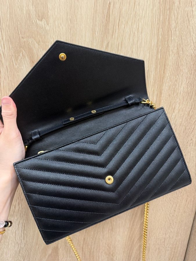 YSL 黑魚子醬牛皮金釦斜背WOC-10