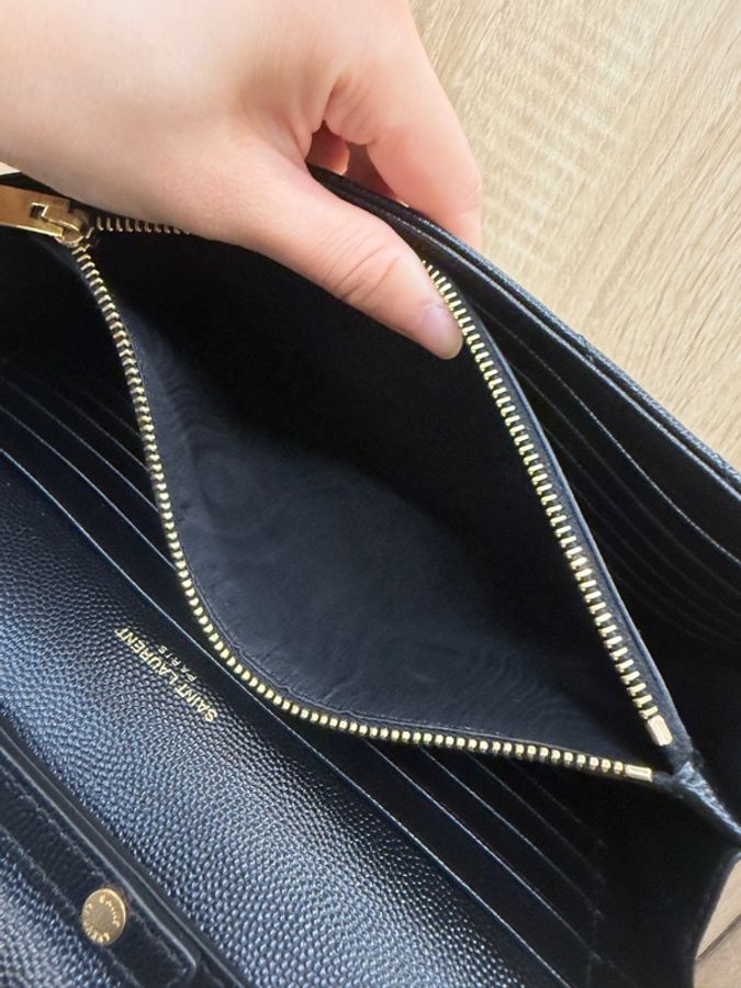 YSL 黑魚子醬牛皮金釦斜背WOC-13