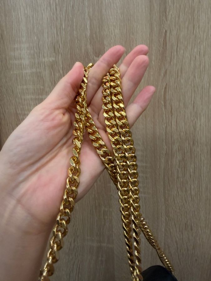 YSL 黑魚子醬牛皮金釦斜背WOC-14