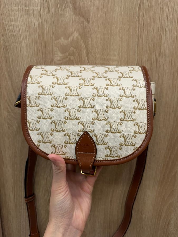 Celine 米白PVC咖牛皮中號Folco馬鞍斜背包-0