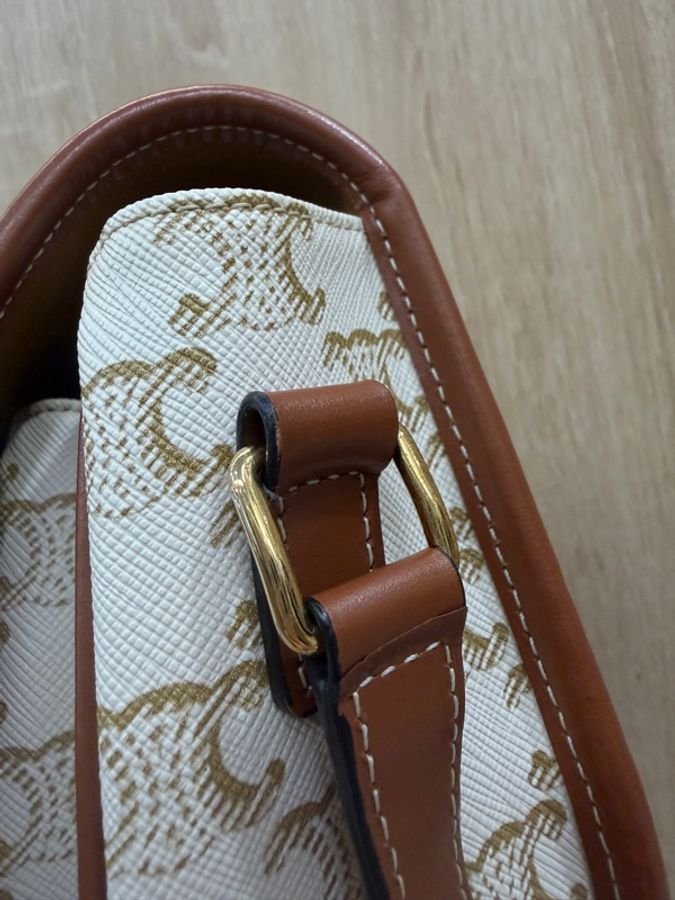 Celine 米白PVC咖牛皮中號Folco馬鞍斜背包-3