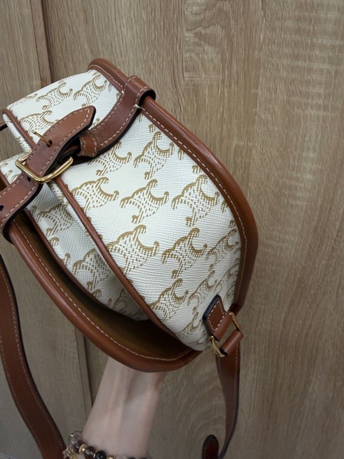 Celine 米白PVC咖牛皮中號Folco馬鞍斜背包-11