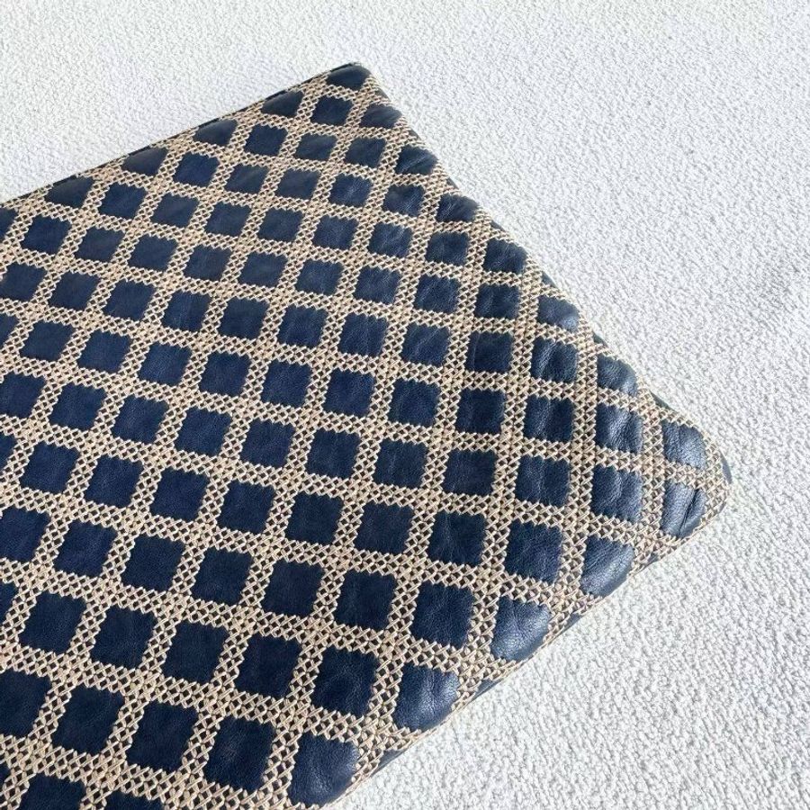 chanel 藍金格紋手拿包 金扣 34*23*2 98新配件塵袋-4