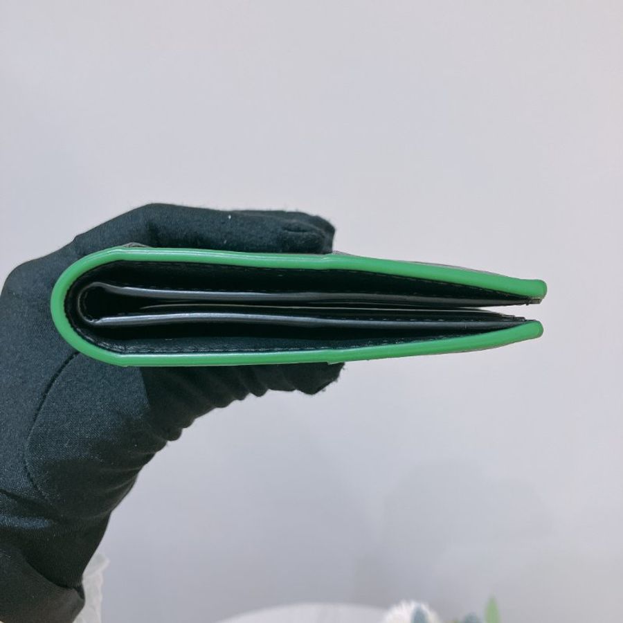 TK2085 寶緹嘉 經典大格仔 兩摺銀包 Bottega Veneta Cassette Wallet Black x Green-2
