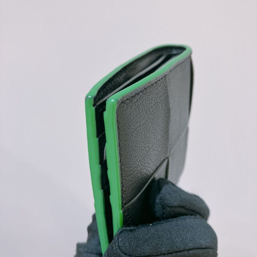 TK2085 寶緹嘉 經典大格仔 兩摺銀包 Bottega Veneta Cassette Wallet Black x Green-11