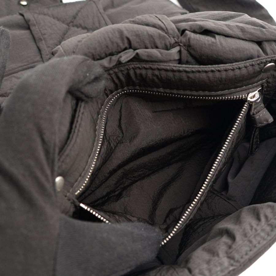 黑色 編織尼龍 Padded Tech Cassette 肩背包【BOTTEGA VENETA BV 寶緹嘉】 755182-3