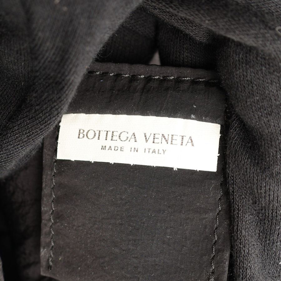 黑色 編織尼龍 Padded Tech Cassette 肩背包【BOTTEGA VENETA BV 寶緹嘉】 755182-5