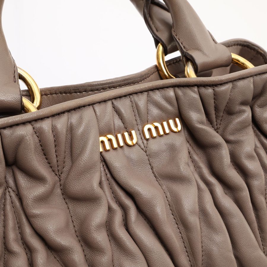灰色 羊皮 Matelasse 抓皺 托特包 兩用包【MIU MIU 繆繆】-15
