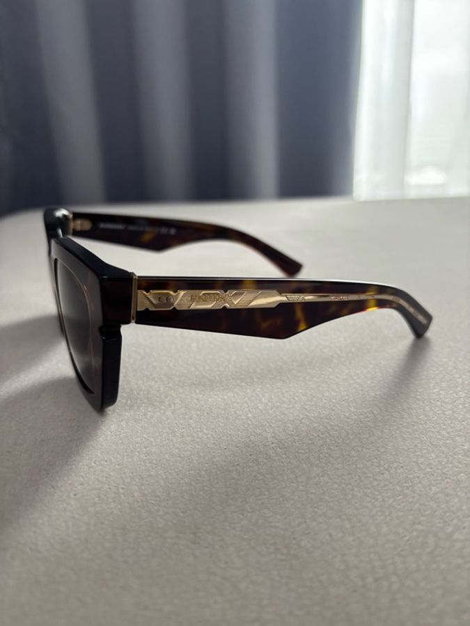 Burberry 方型膠框太陽眼鏡墨鏡4453F 琥珀色-2