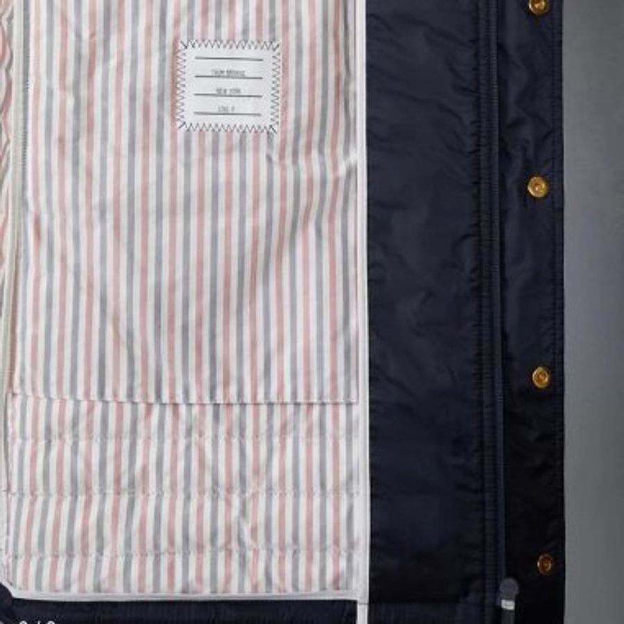 💎Han's house精品服飾💎THom Browne 羽絨 連帽 外套 中版 深藍 現貨2號 原價69800-3