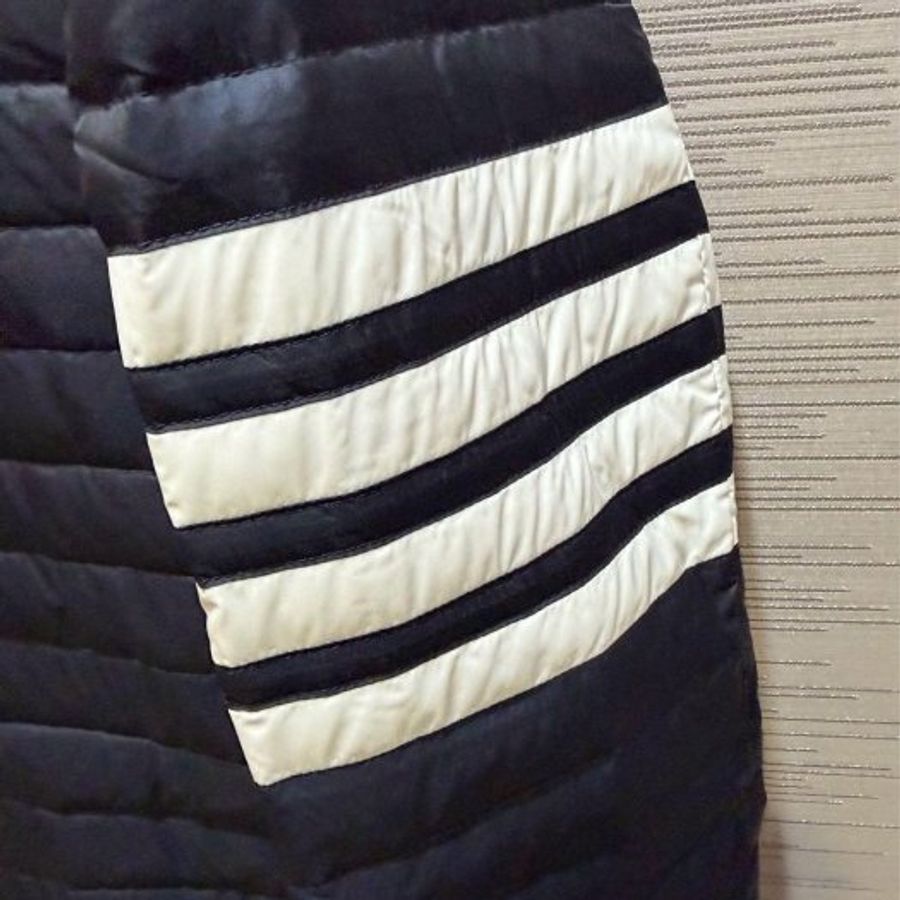 💎Han's house精品服飾💎THom Browne 羽絨 連帽 外套 中版 深藍 現貨2號 原價69800-5