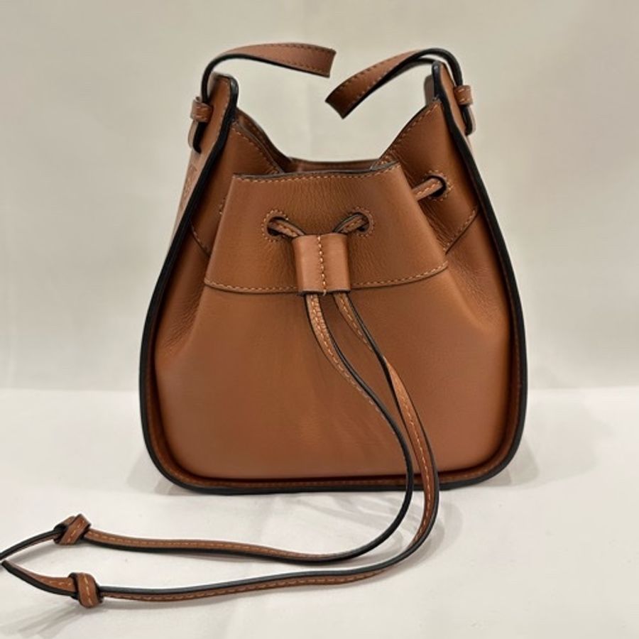 #超便宜 羅意威 Loewe Hammock mini 吊床包 一眼就讓人愛不釋手-9