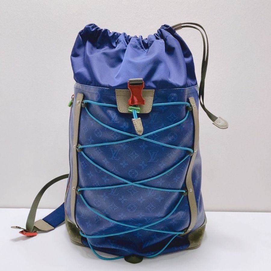 LV 秀款登山電光藍後背包54.5x35x19cm 9新 配件塵袋-6
