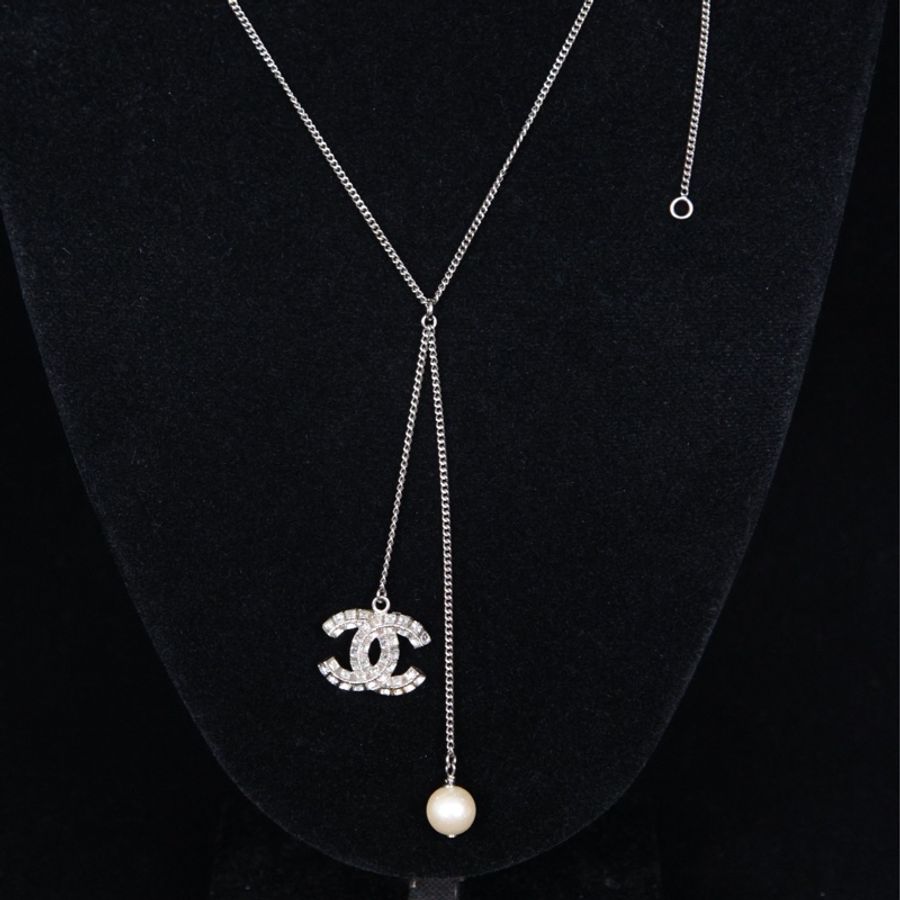 Chanel 莱茵石CC珍珠双吊坠项链-1