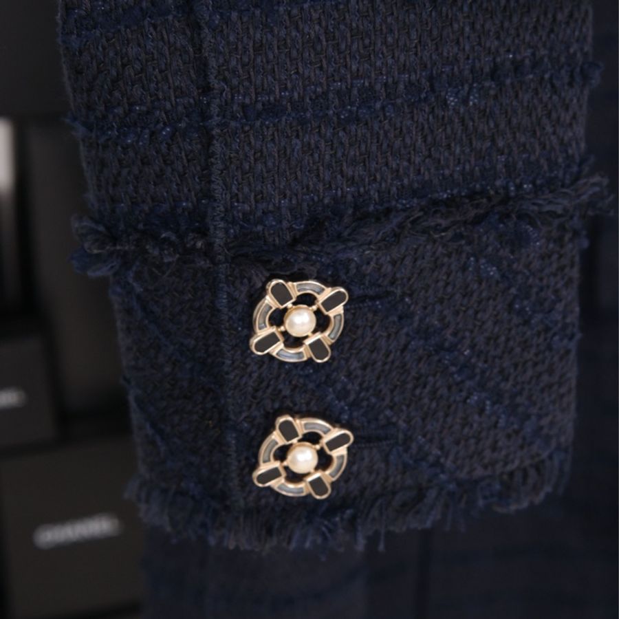 Chanel 07年深蓝色船舵琉璃扣长款大衣外套-19