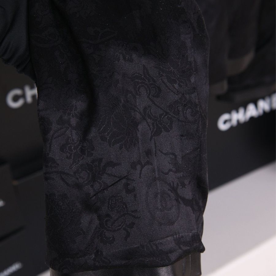 Chanel 10年上海巴黎立体山茶花圆领皮衣外套-22