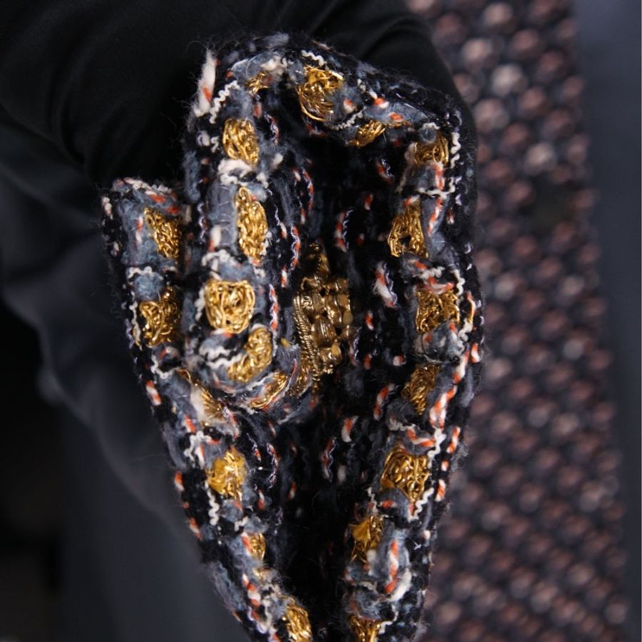 Chanel 11年拜占庭系列蓝黑编织金线滚边双排琉璃扣两口袋大衣外套-35