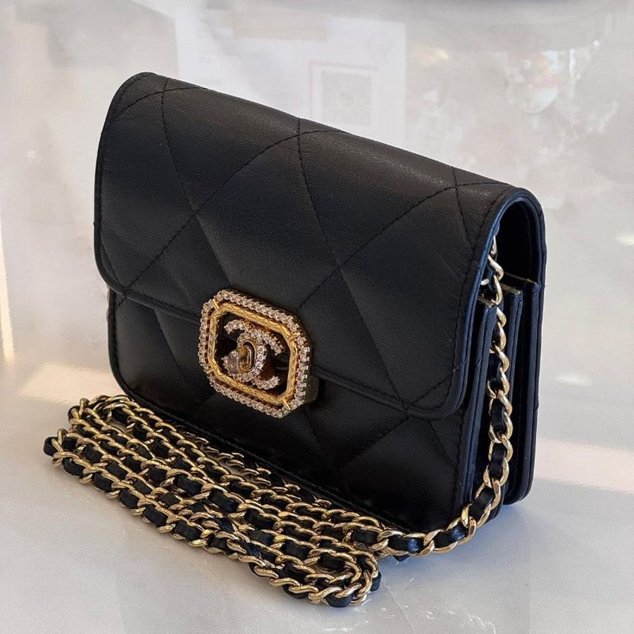 CHANEL 小牛皮方鑽迷你口蓋包-1