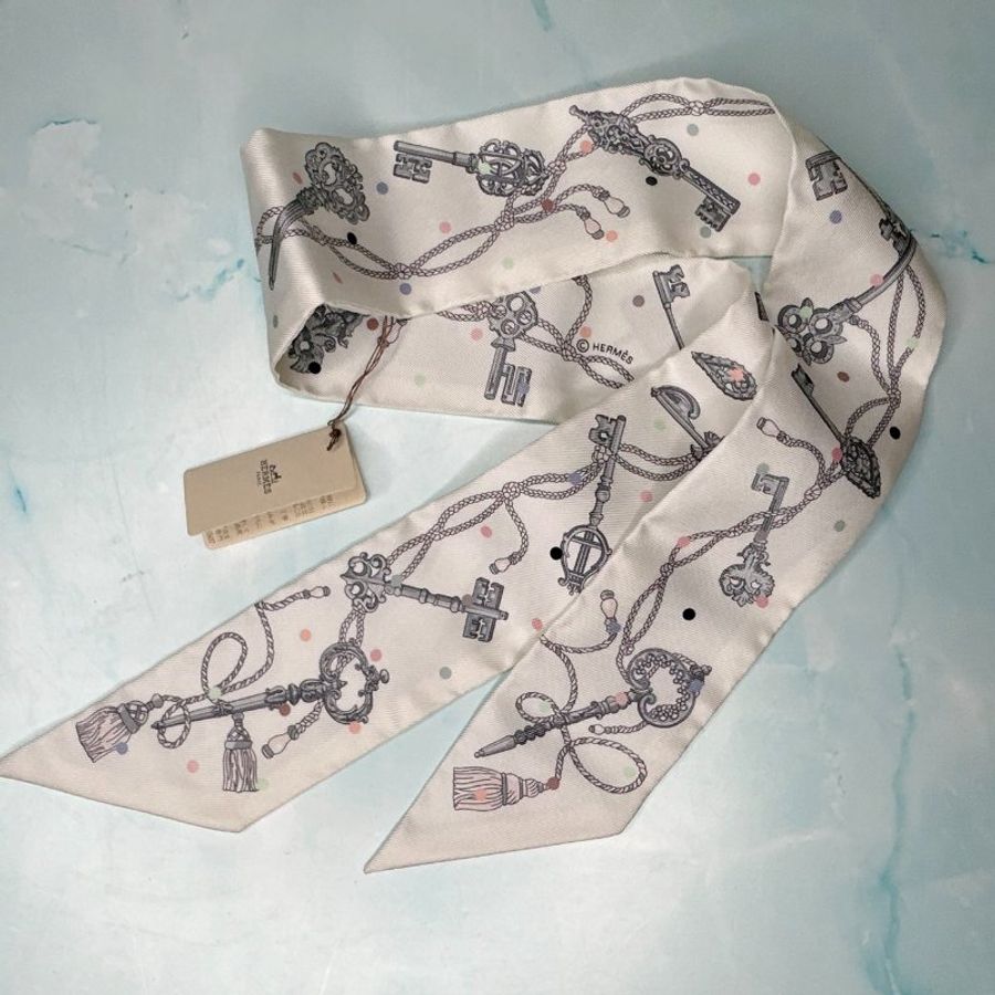 HERMES 全新白色圓點鑰匙twilly絲巾-3