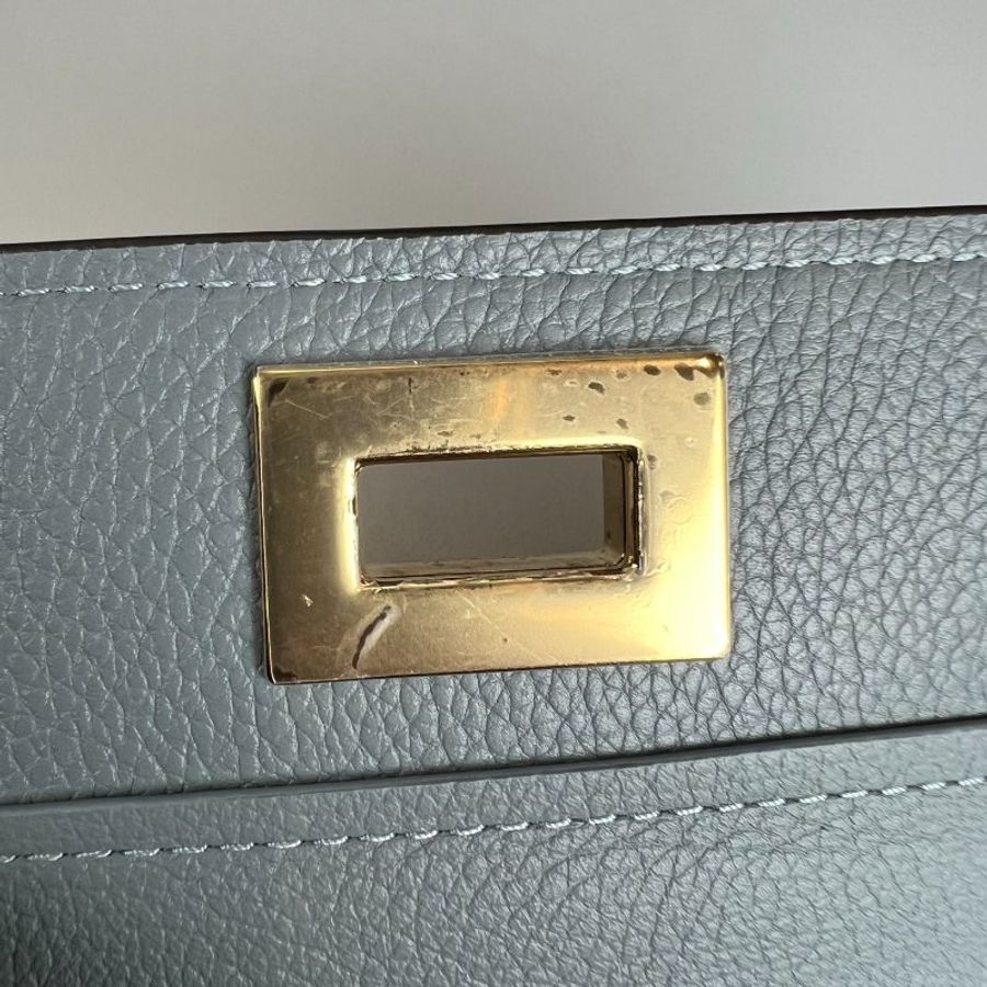 LV M82398/晶片款 奶茶拼老花旋轉扣三折短夾-9