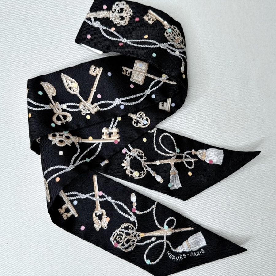 HERMES 全新黑色圓點鑰匙twilly絲巾-2
