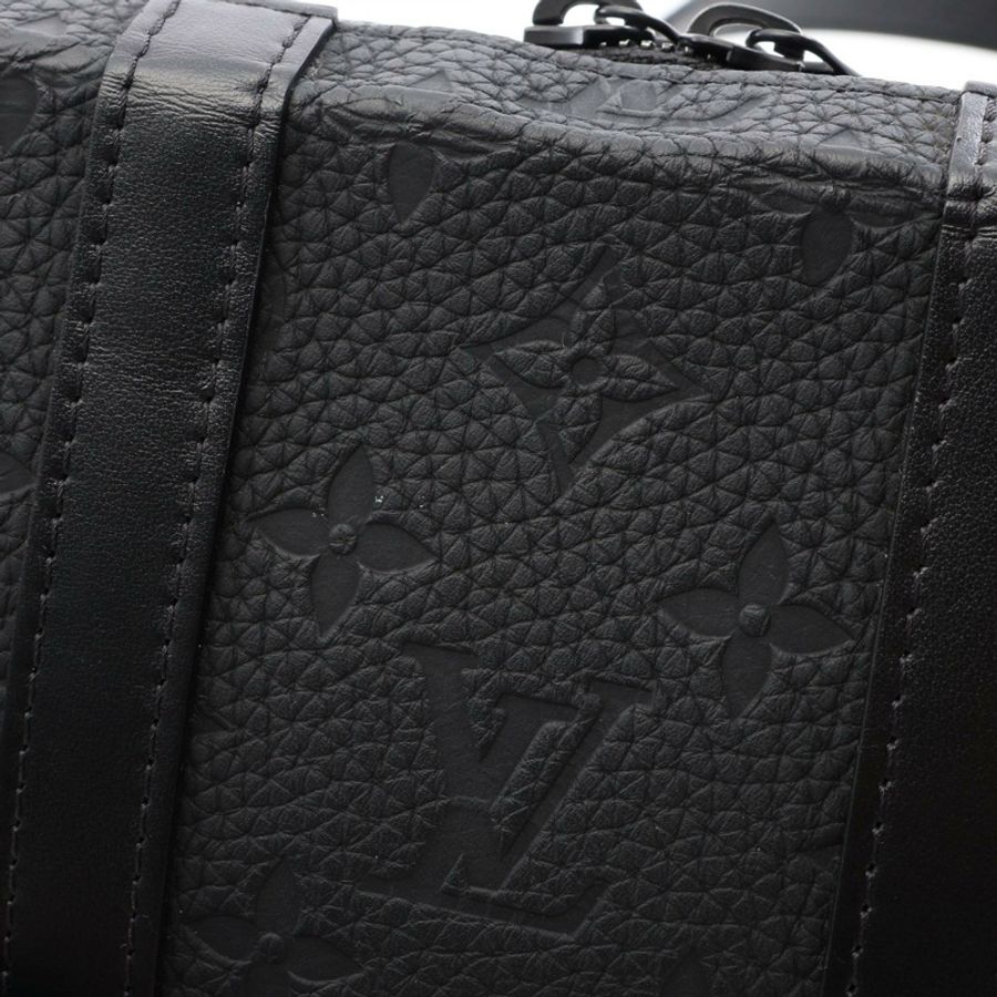 路易威登 Soft trunk 皮夾單肩斜背包 M80224 Monogram Taurillon-9