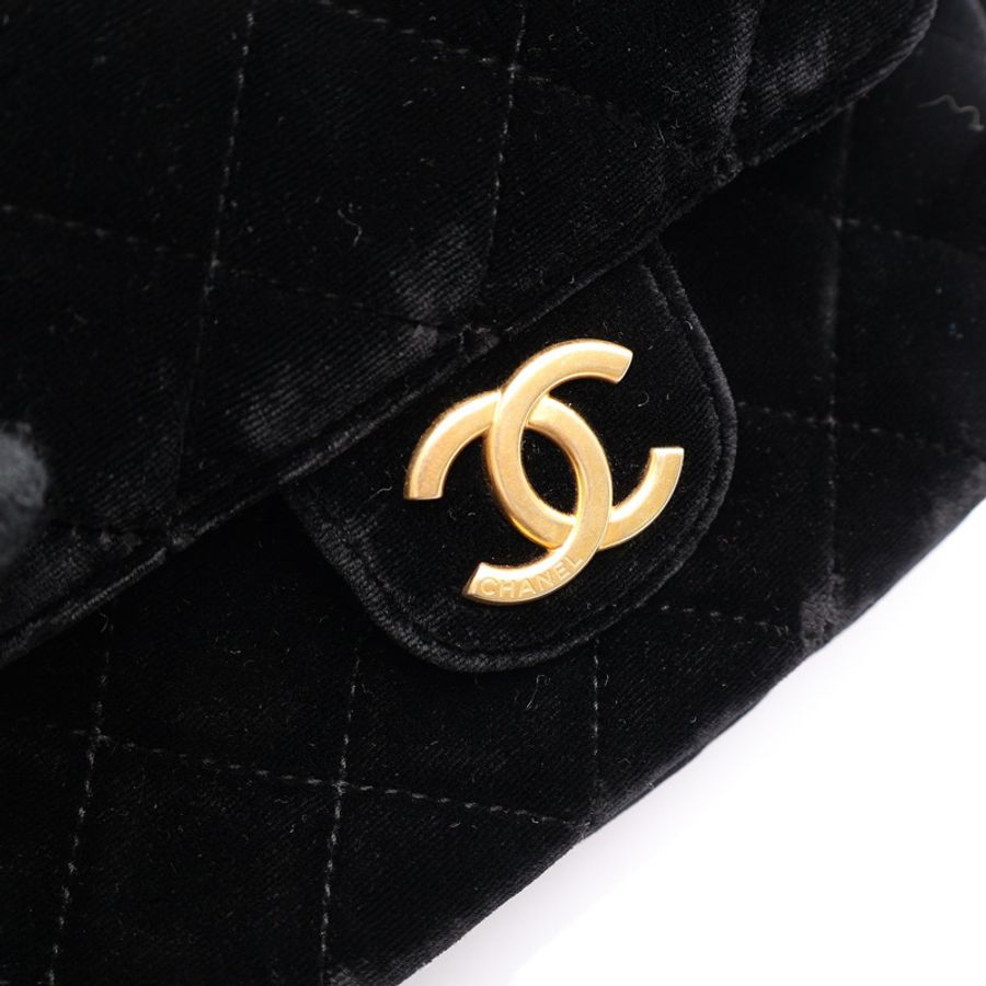 黑色 天鵝絨 Hobo 肩背包 金扣【CHANEL 香奈兒】-8