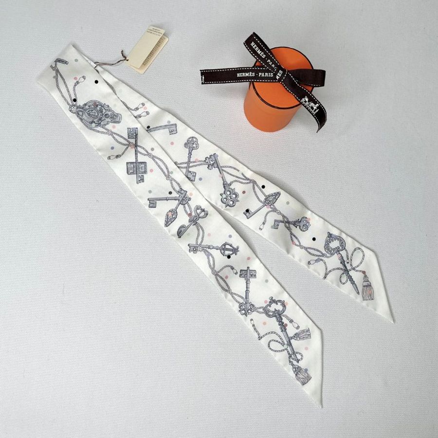HERMES 全新白色圓點鑰匙twilly絲巾-1