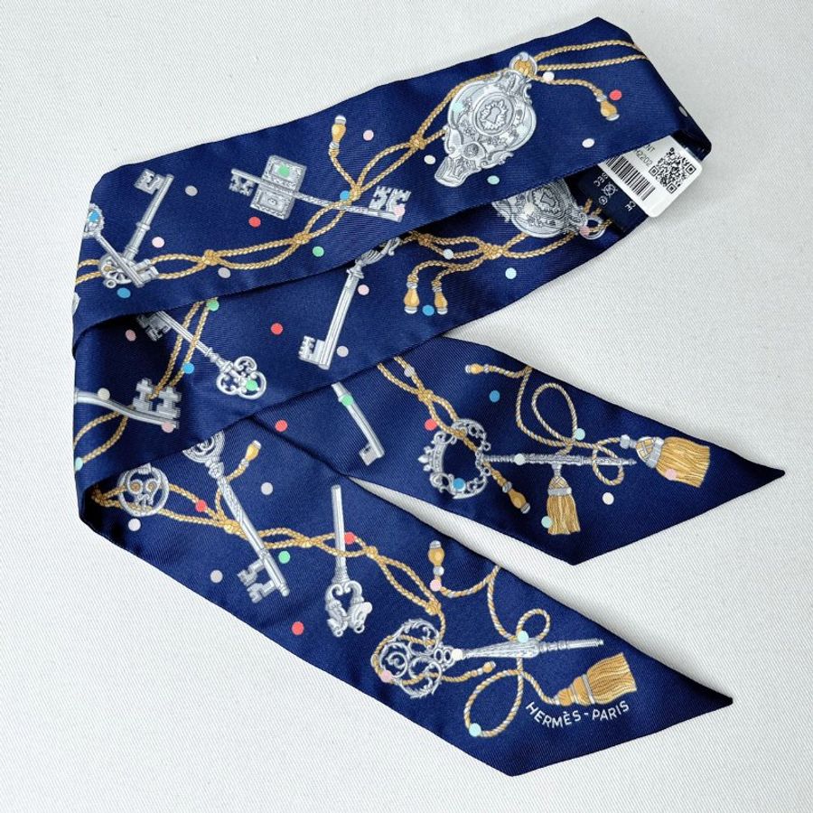 HERMES 全新深藍圓點鑰匙twilly絲巾-2