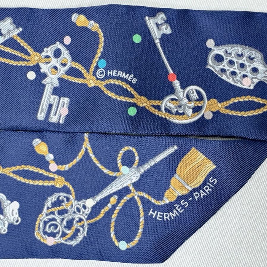 HERMES 全新深藍圓點鑰匙twilly絲巾-5