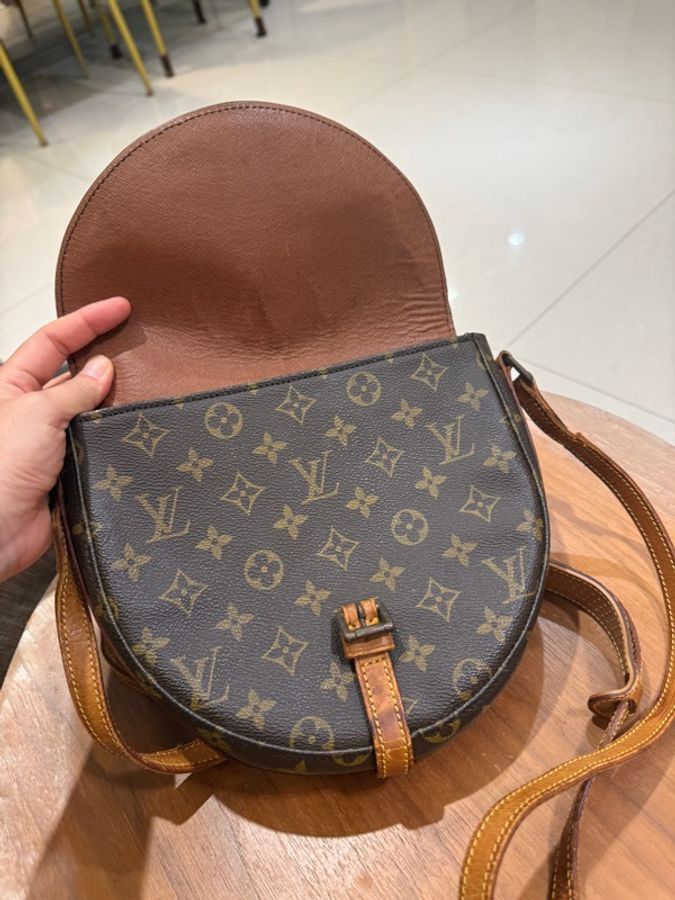 LV Louis Vuitton 半月包 側背包 斜背包-1