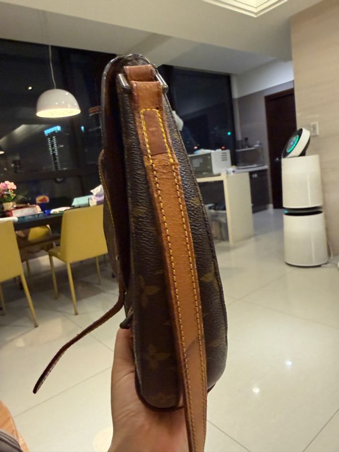LV Louis Vuitton 半月包 側背包 斜背包-2