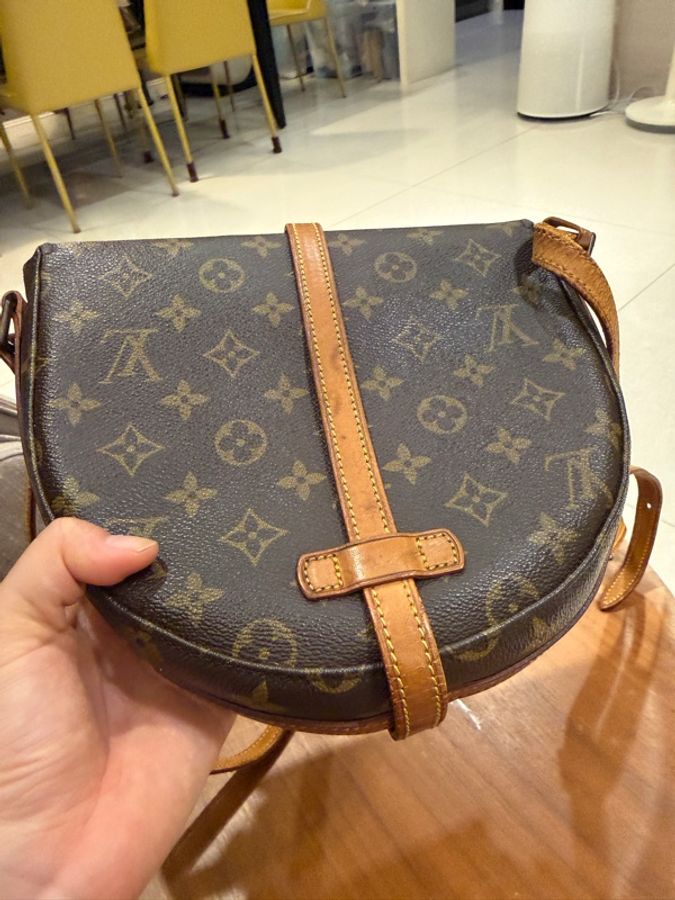 LV Louis Vuitton 半月包 側背包 斜背包-3