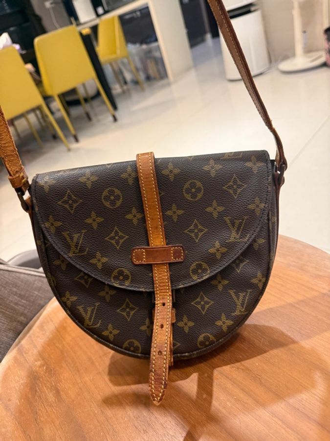 LV Louis Vuitton 半月包 側背包 斜背包-5