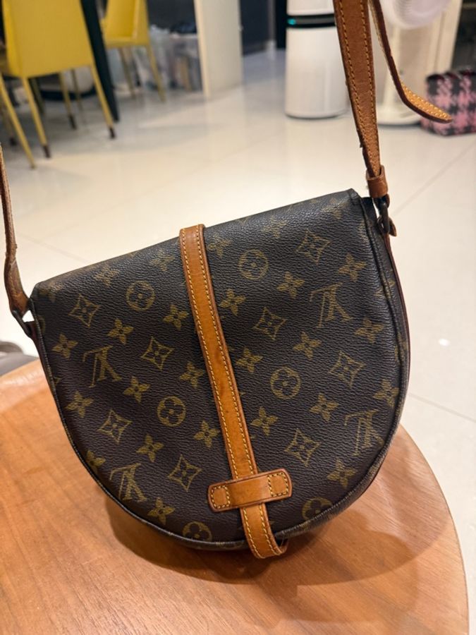 LV Louis Vuitton 半月包 側背包 斜背包-6